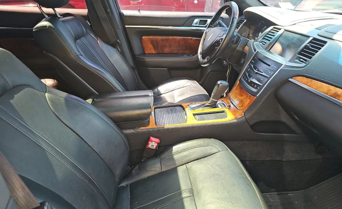 2013 Lincoln MKS Base photo 8
