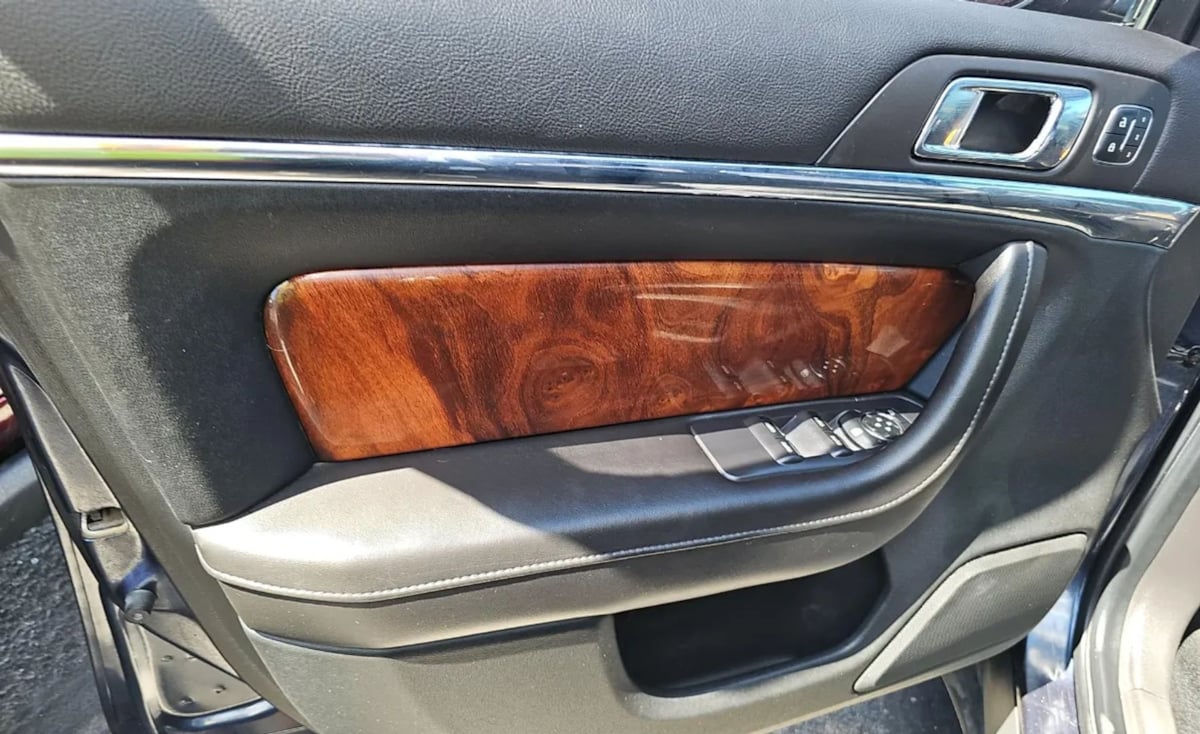 2013 Lincoln MKS Base photo 9