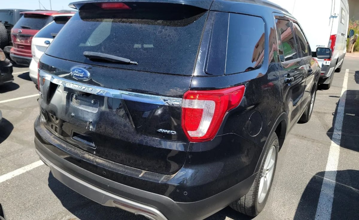 2016 Ford Explorer XLT photo 2