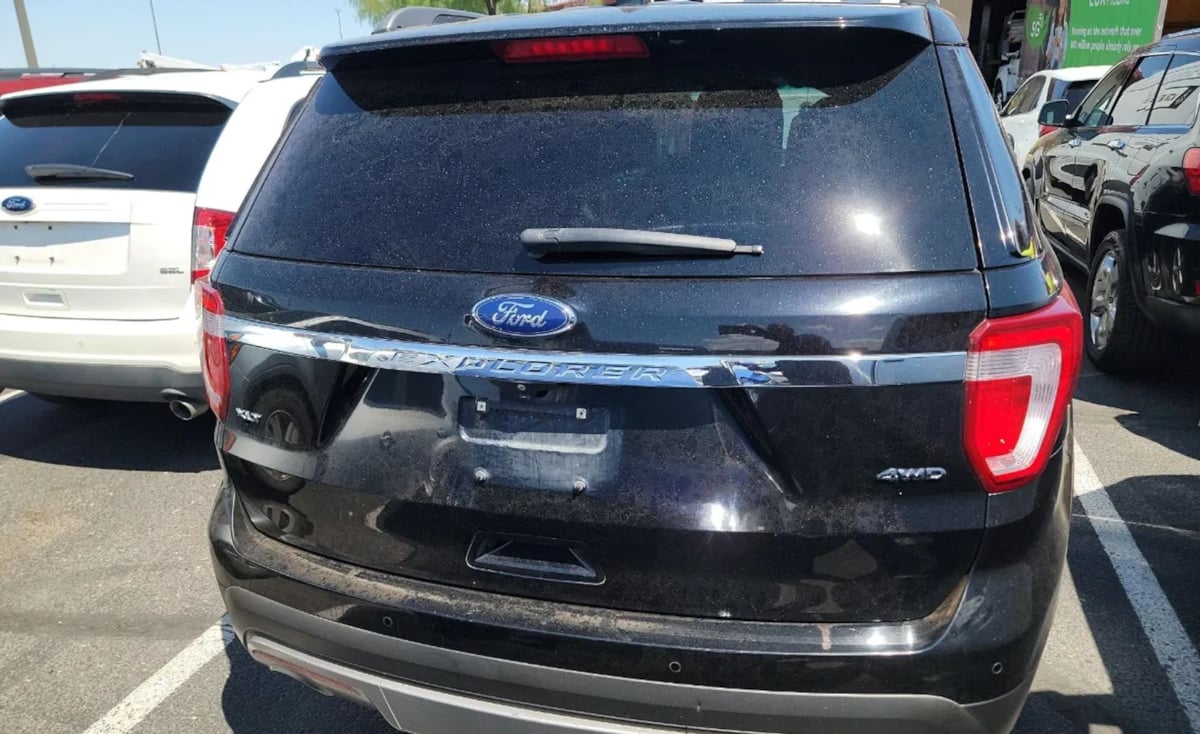 2016 Ford Explorer XLT photo 3
