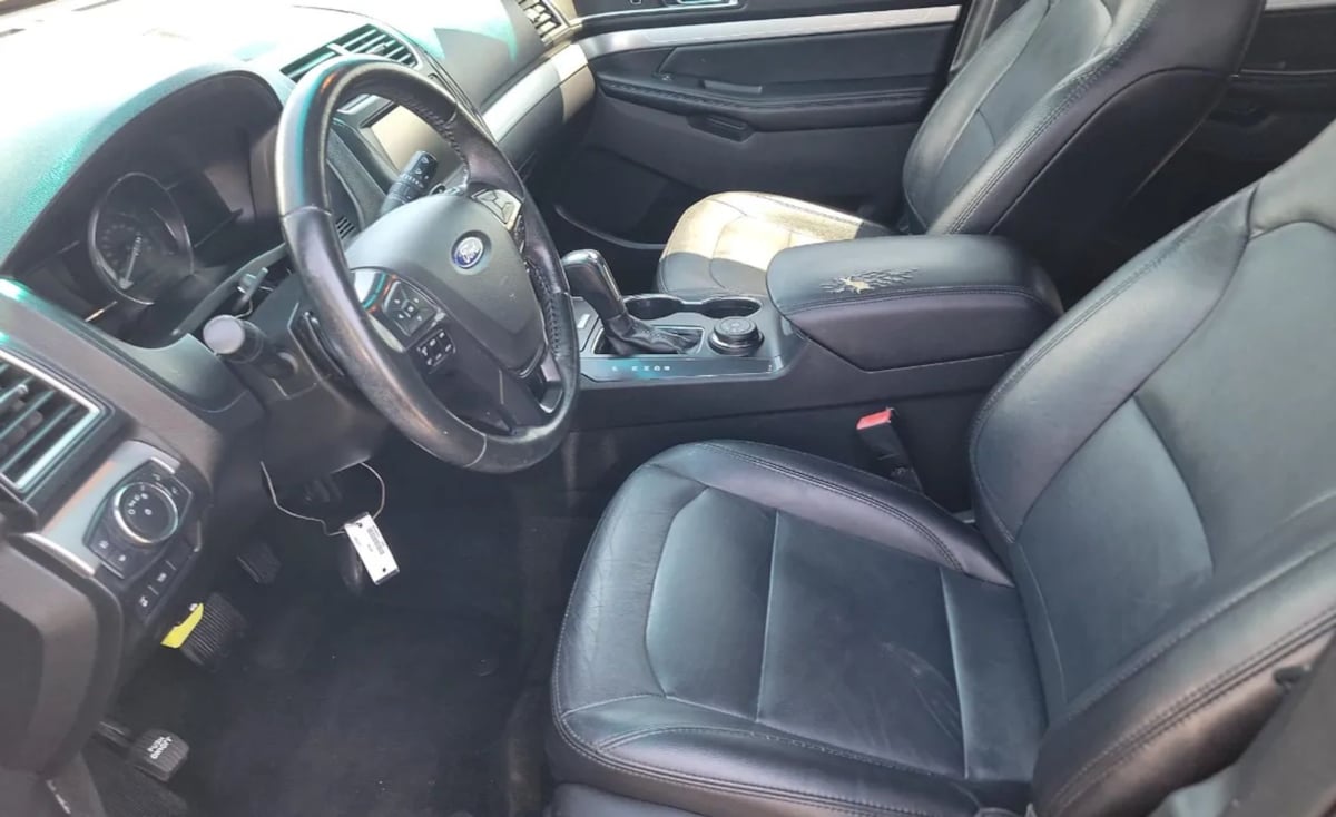 2016 Ford Explorer XLT photo 5