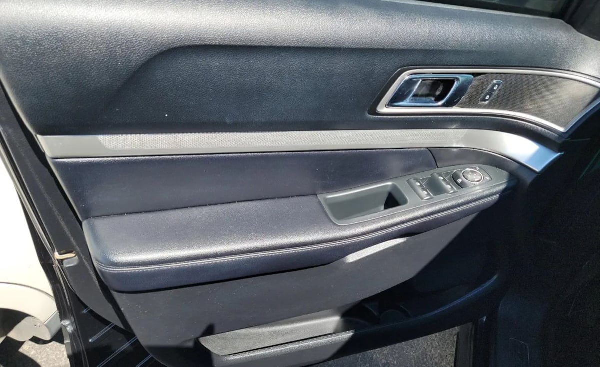 2016 Ford Explorer XLT photo 7