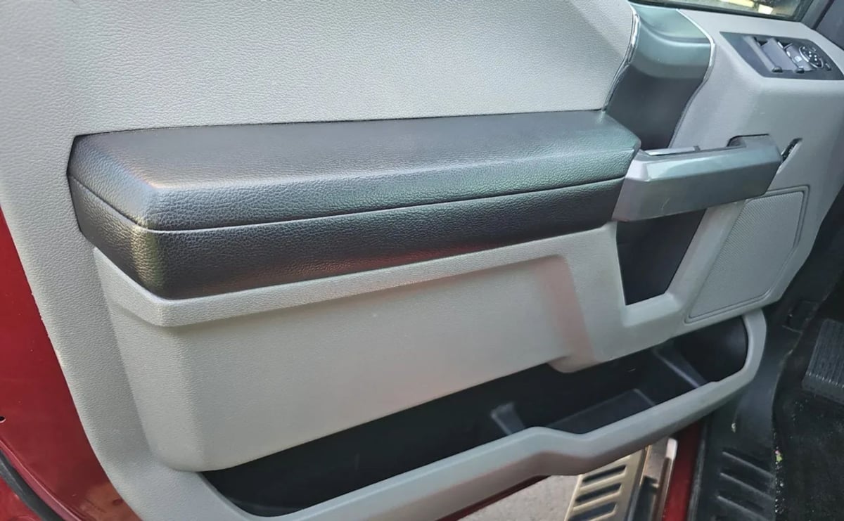 2017 Ford F-150 XLT photo 9