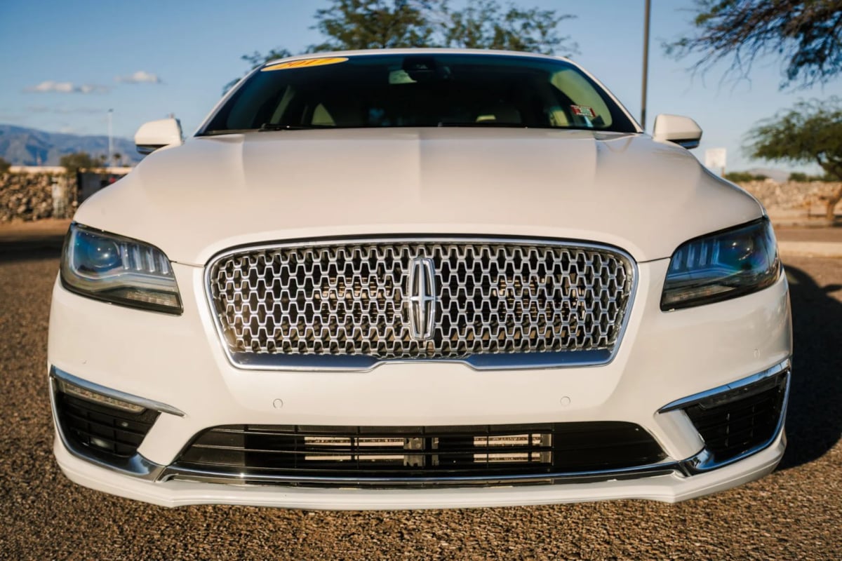 2017 Lincoln MKZ Reserve photo 2