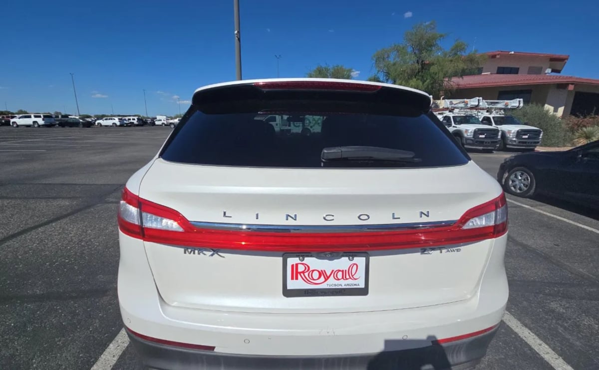 2017 Lincoln MKX Reserve photo 4