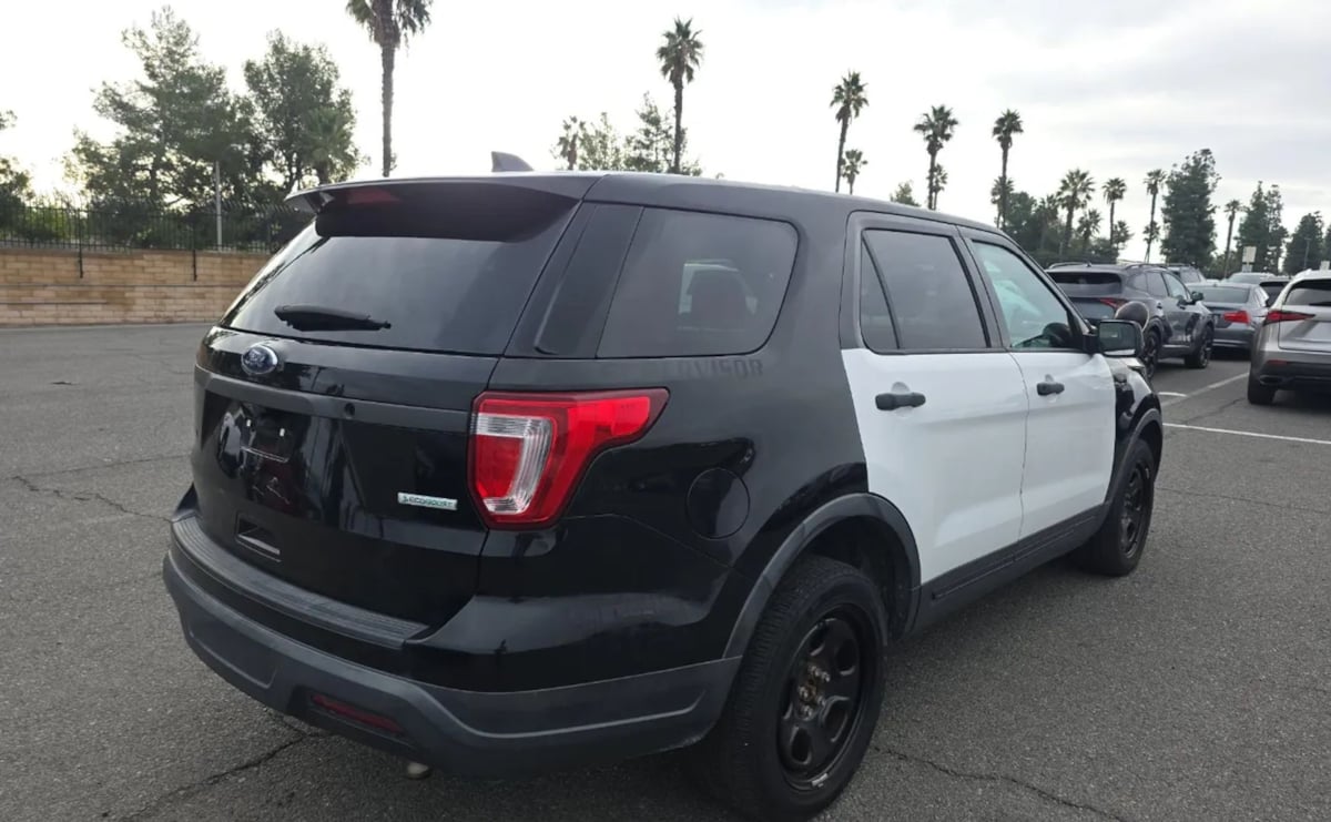 2018 Ford Explorer photo 2