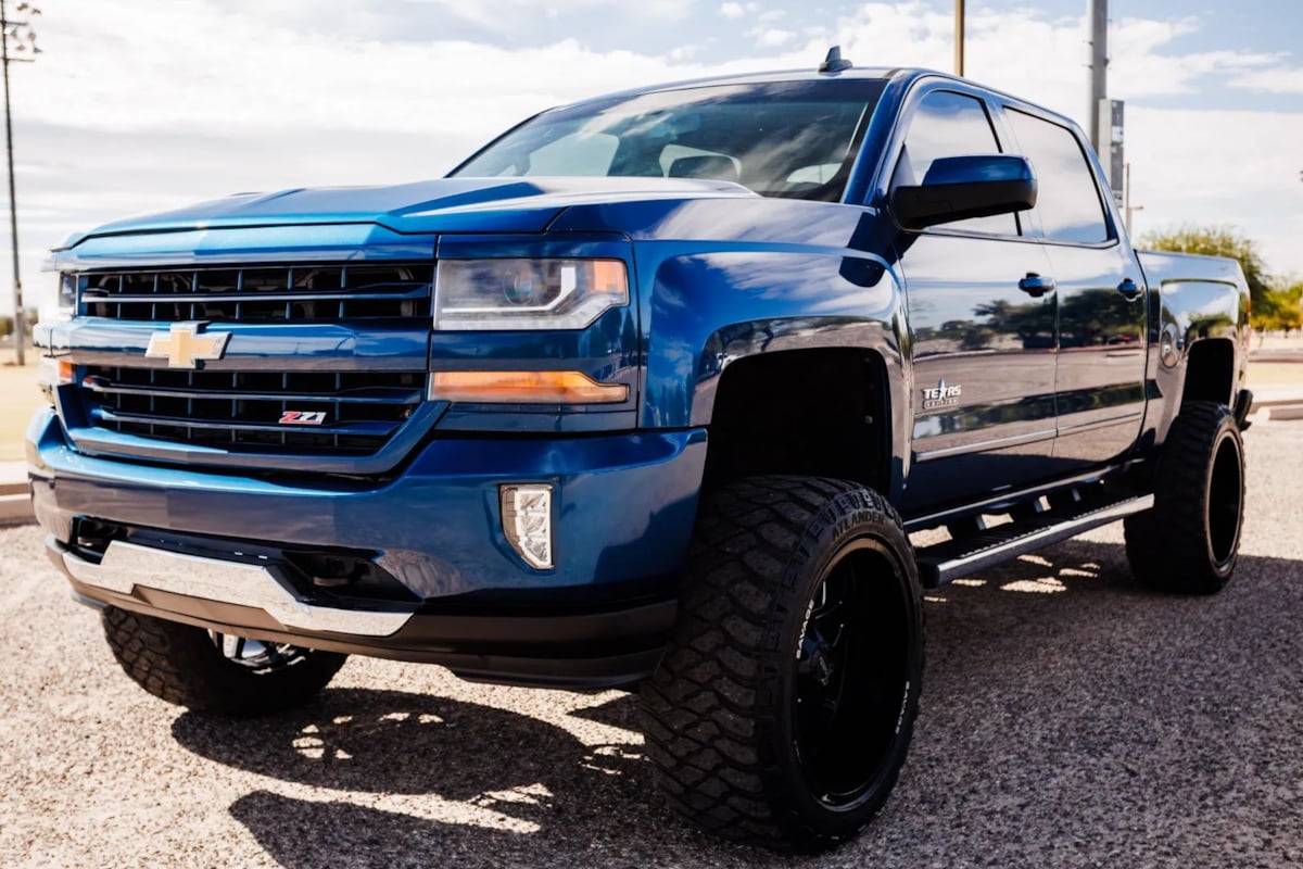 2017 Chevrolet Silverado 1500 LT Texas Edition photo 3