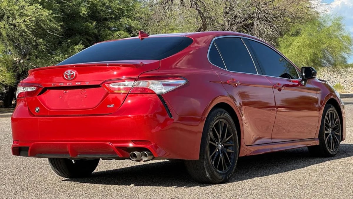 2019 Toyota Camry SE - Photo 6