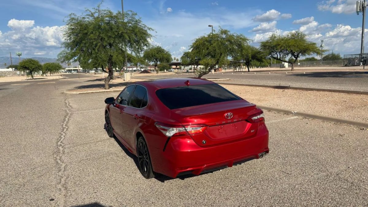 2019 Toyota Camry SE - Photo 15