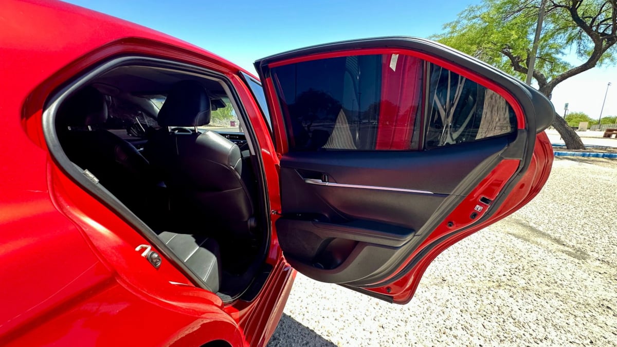 2019 Toyota Camry SE - Photo 19