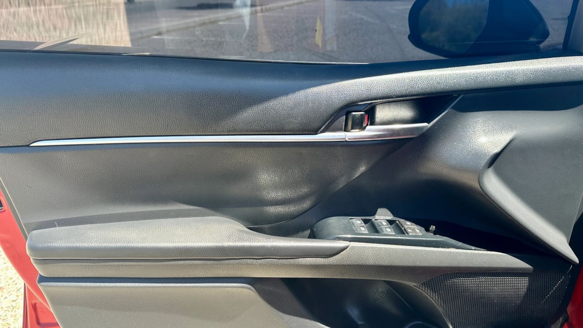 2019 Toyota Camry SE - Photo 21