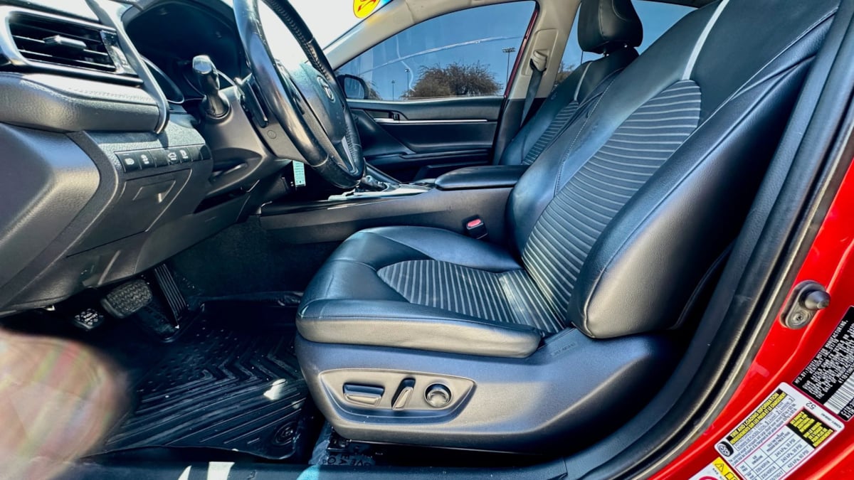 2019 Toyota Camry SE - Photo 22