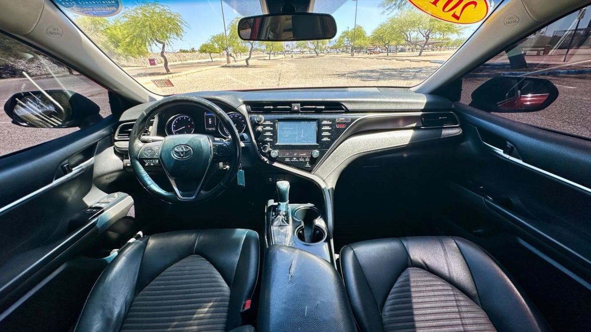 2019 Toyota Camry SE - Photo 25
