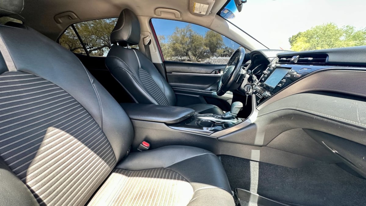 2019 Toyota Camry SE - Photo 27