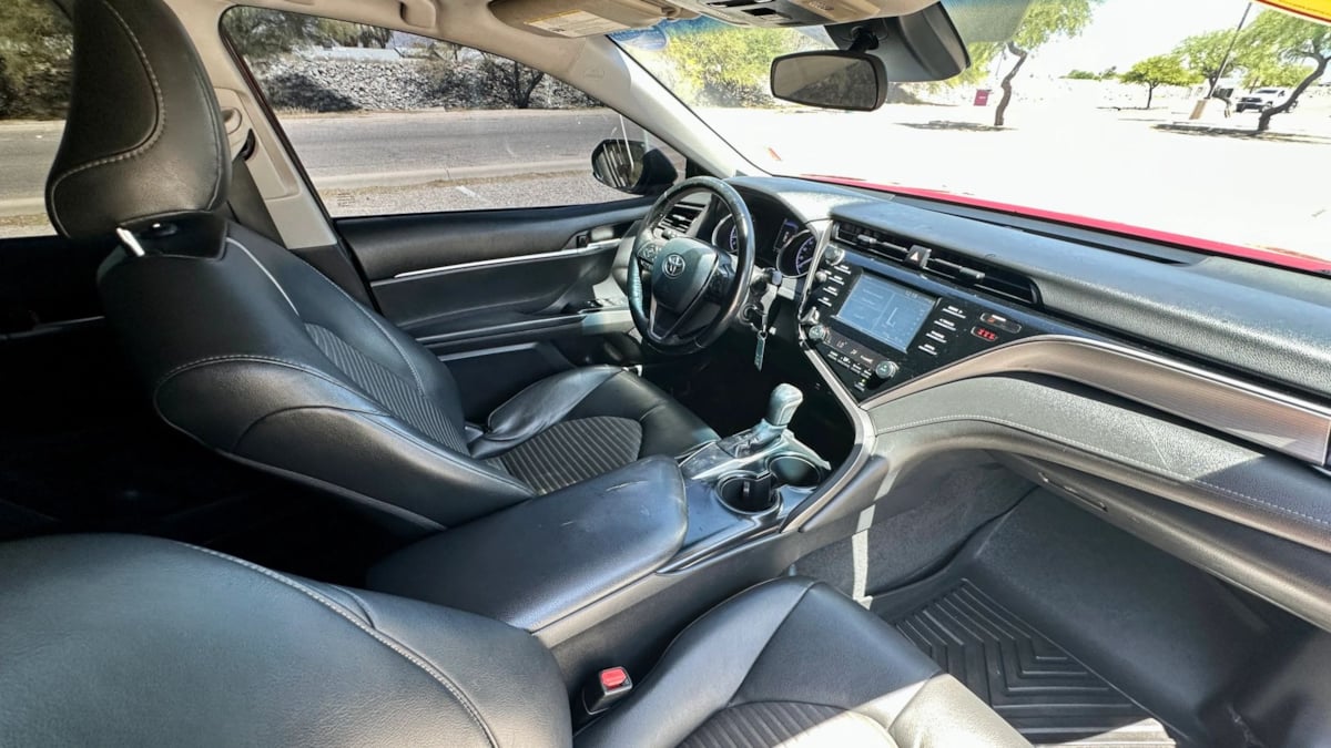 2019 Toyota Camry SE - Photo 28