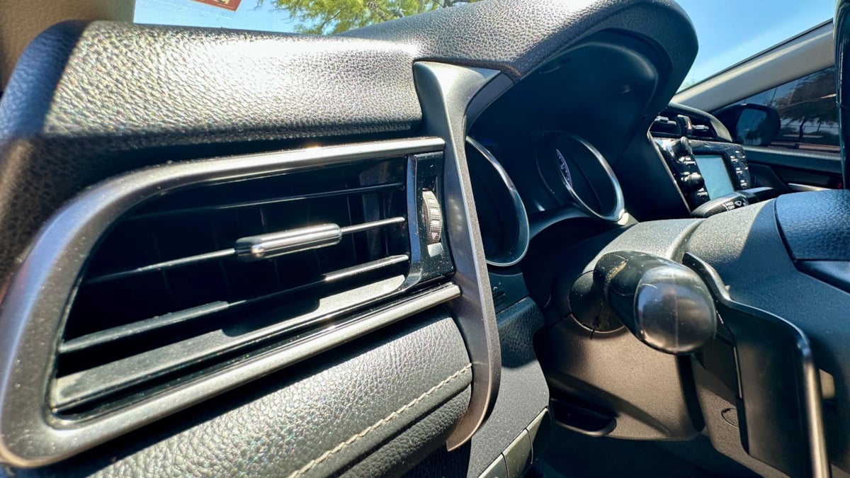 2019 Toyota Camry SE - Photo 43
