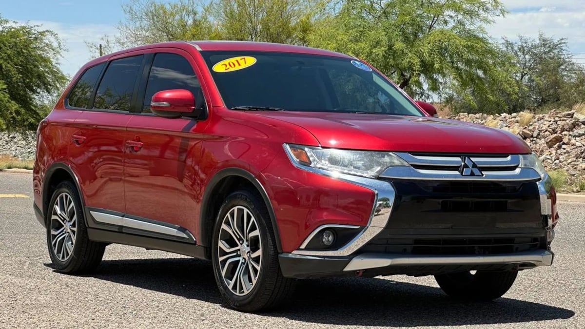 2017 Mitsubishi Outlander SE FWD's photo