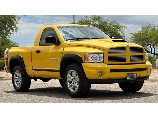 2004 Dodge RAM 1500 Pickup Truck Four-Wheel Drive Automatic