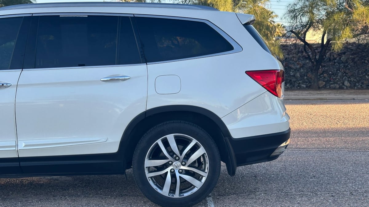 Photo 10 of this Honda Pilot