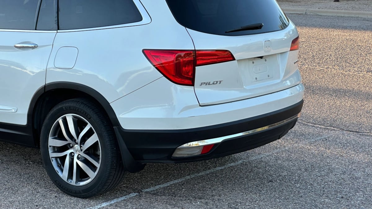 Photo 12 of this Honda Pilot