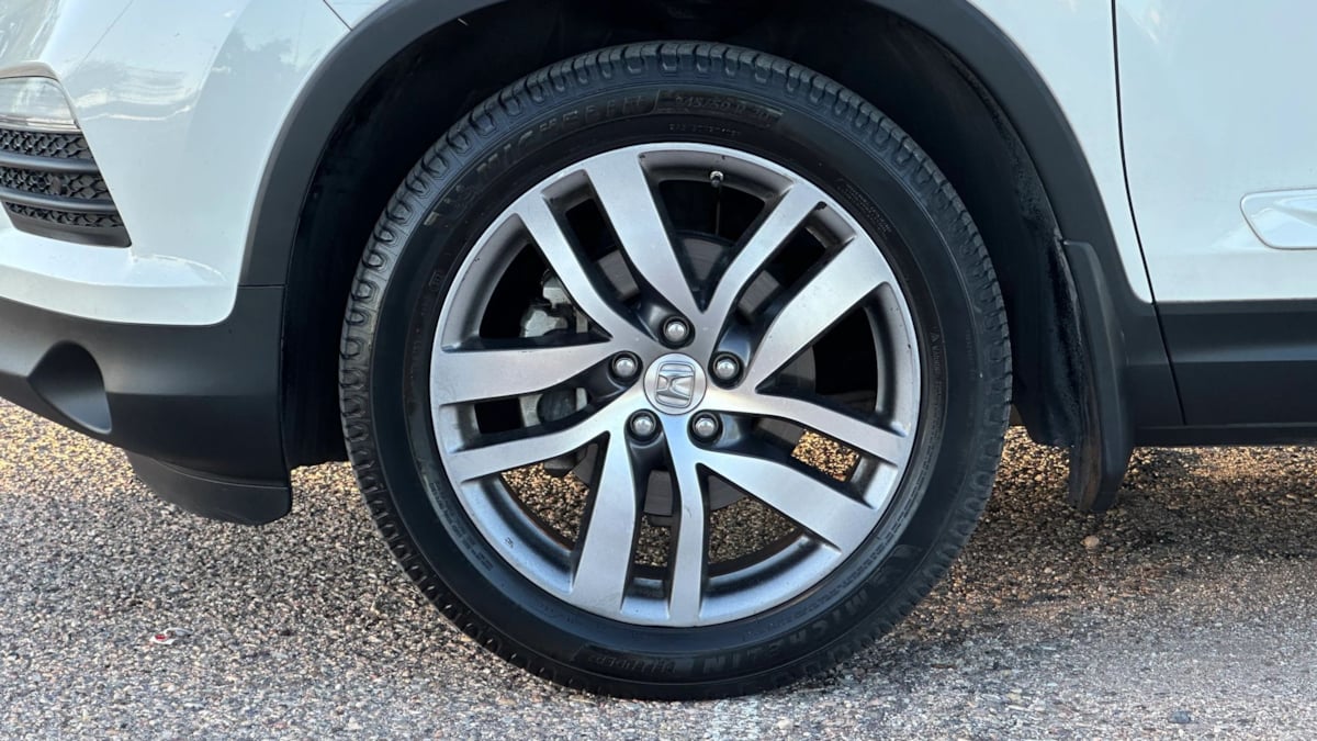 Photo 13 of this Honda Pilot