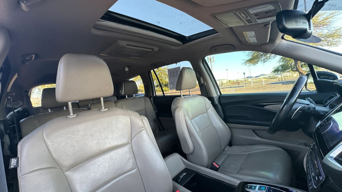 Photo 14 of this Honda Pilot
