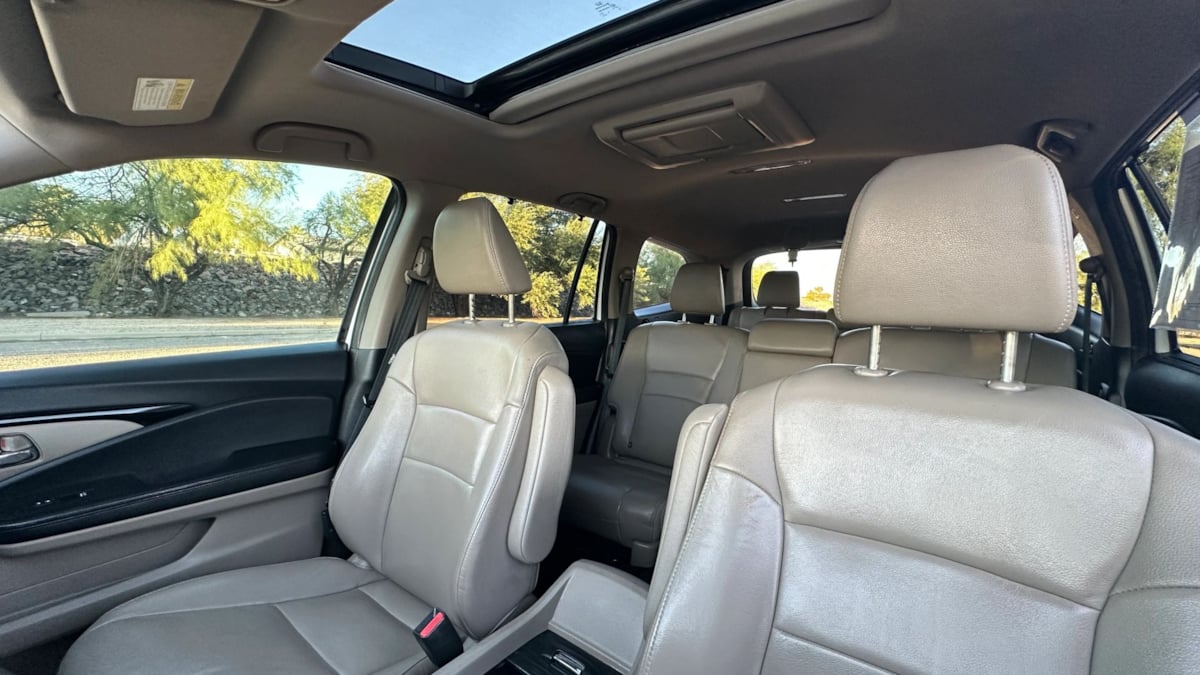 Photo 15 of this Honda Pilot
