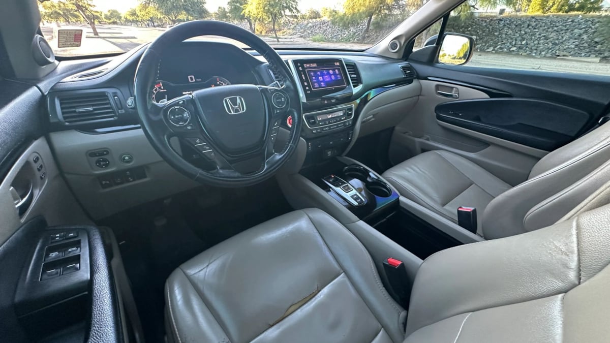 Photo 16 of this Honda Pilot