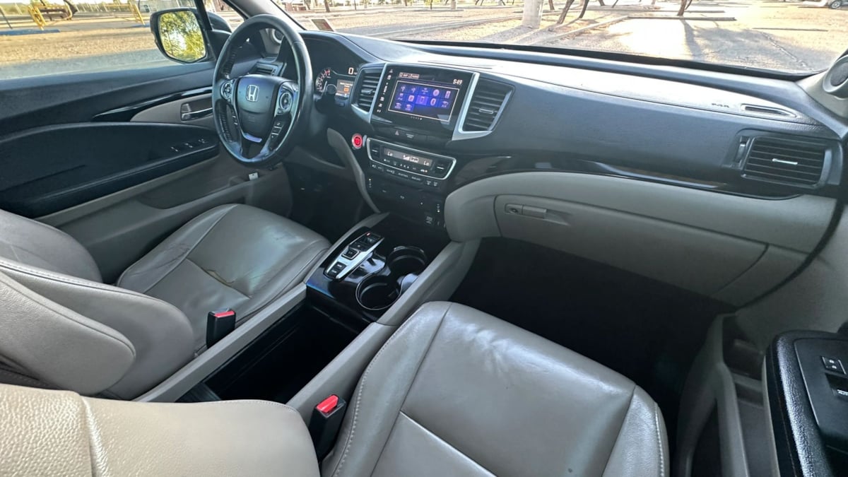 Photo 17 of this Honda Pilot