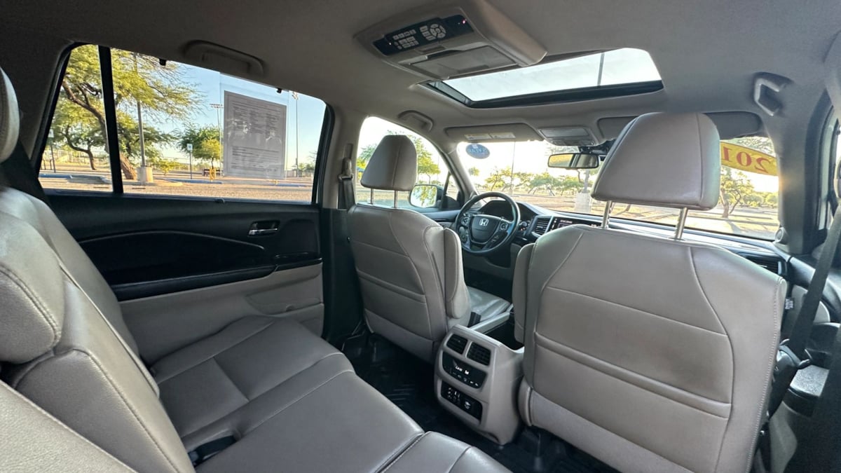 Photo 20 of this Honda Pilot