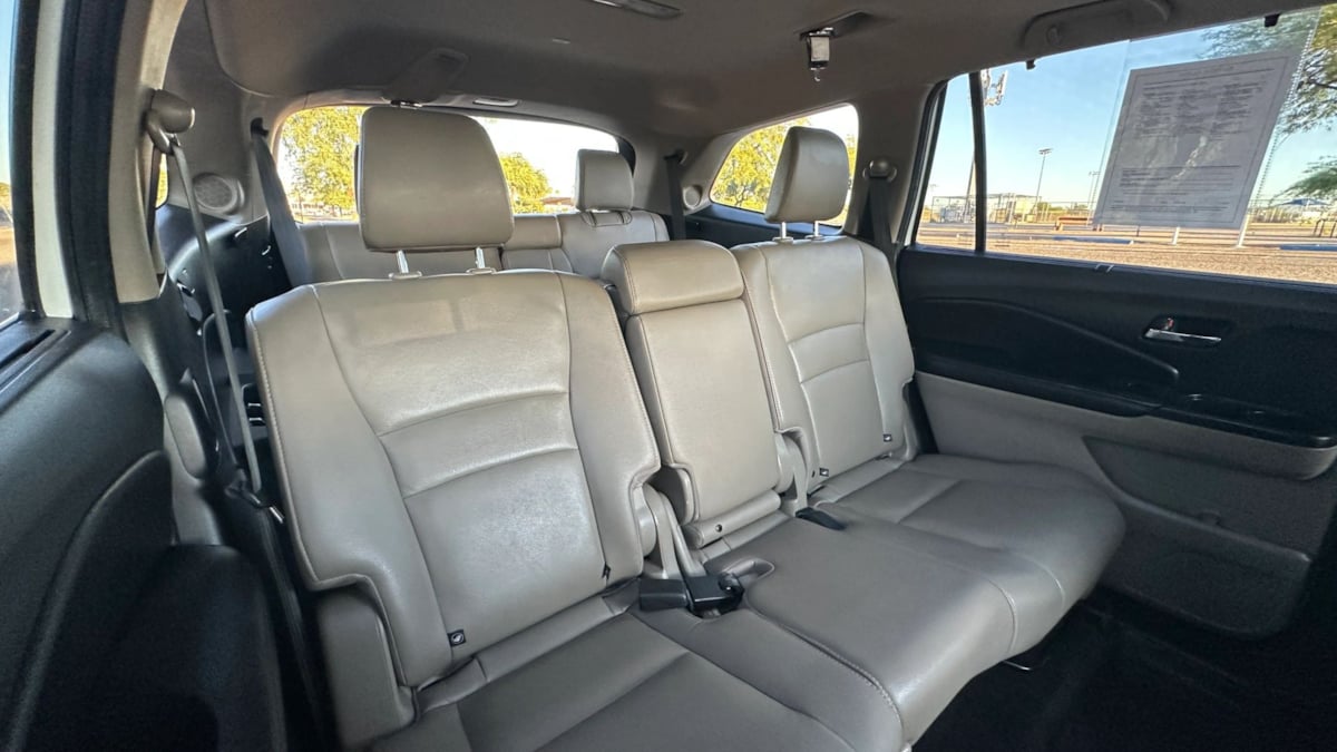 Photo 21 of this Honda Pilot
