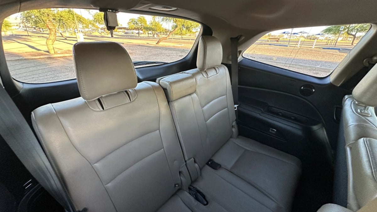 Photo 24 of this Honda Pilot