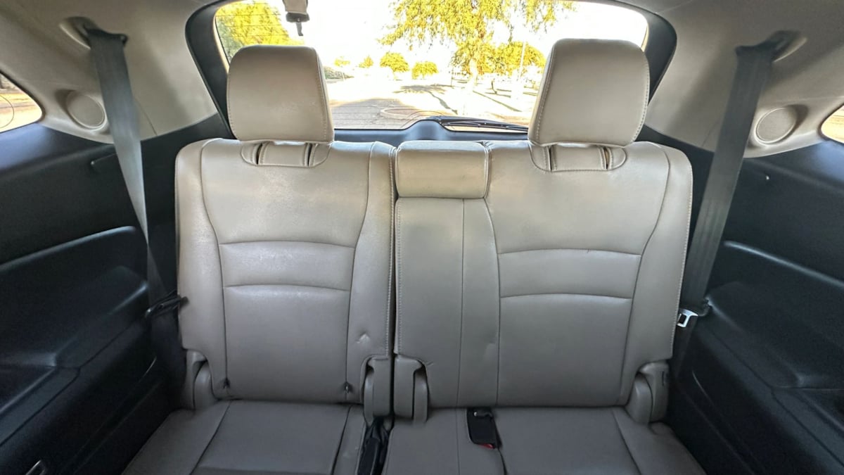 Photo 25 of this Honda Pilot