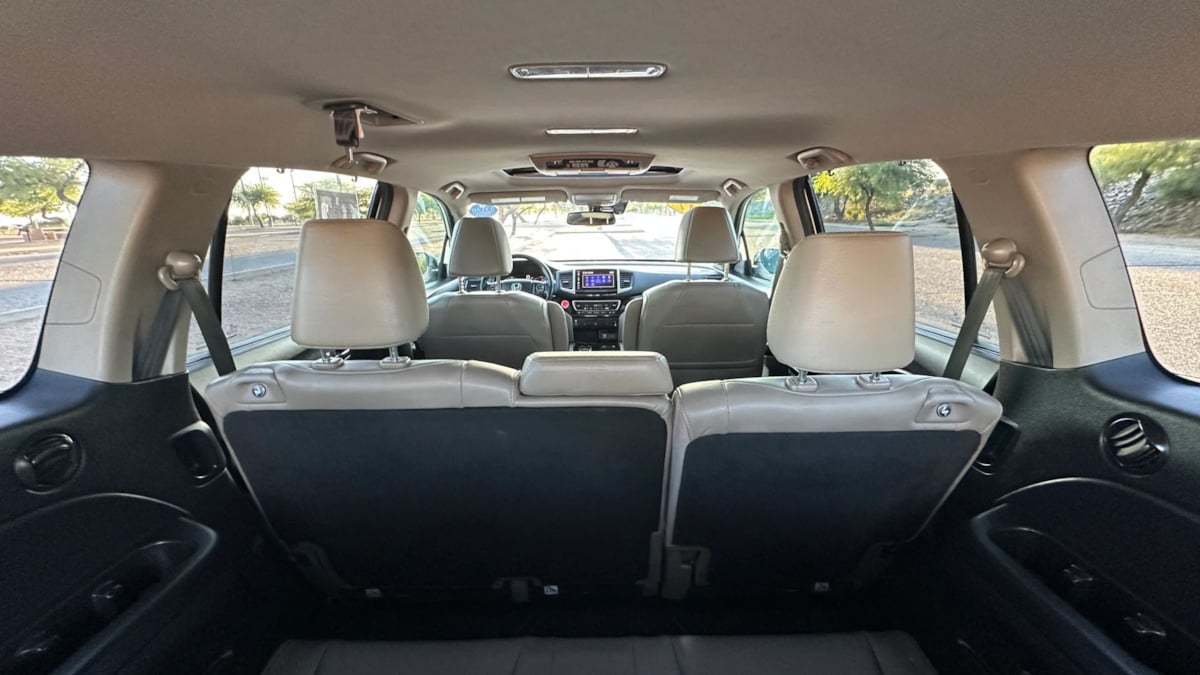 Photo 28 of this Honda Pilot