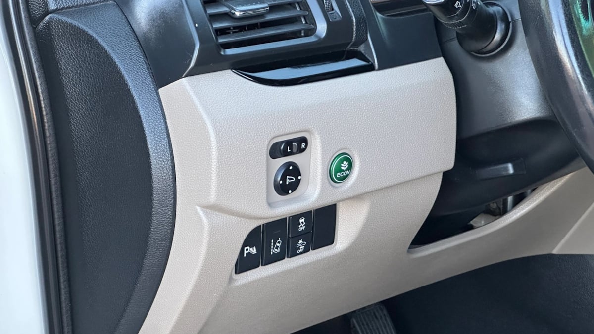 Photo 30 of this Honda Pilot