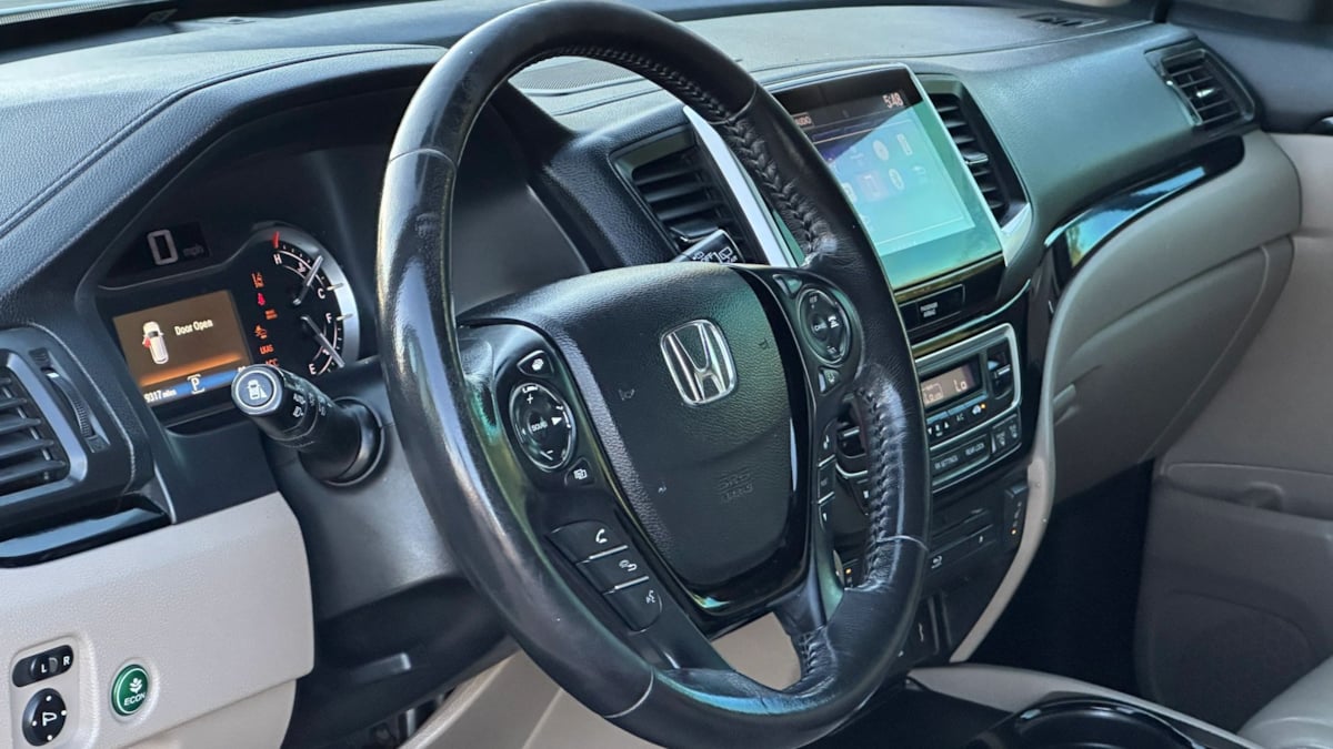 Photo 31 of this Honda Pilot