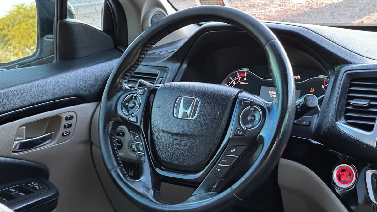 Photo 32 of this Honda Pilot