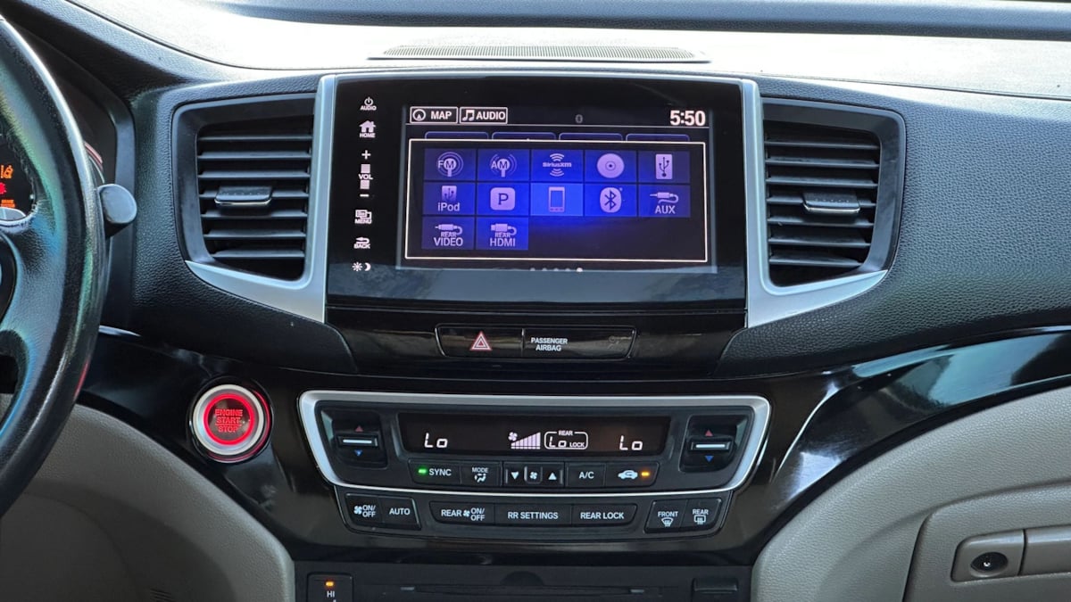 Photo 33 of this Honda Pilot