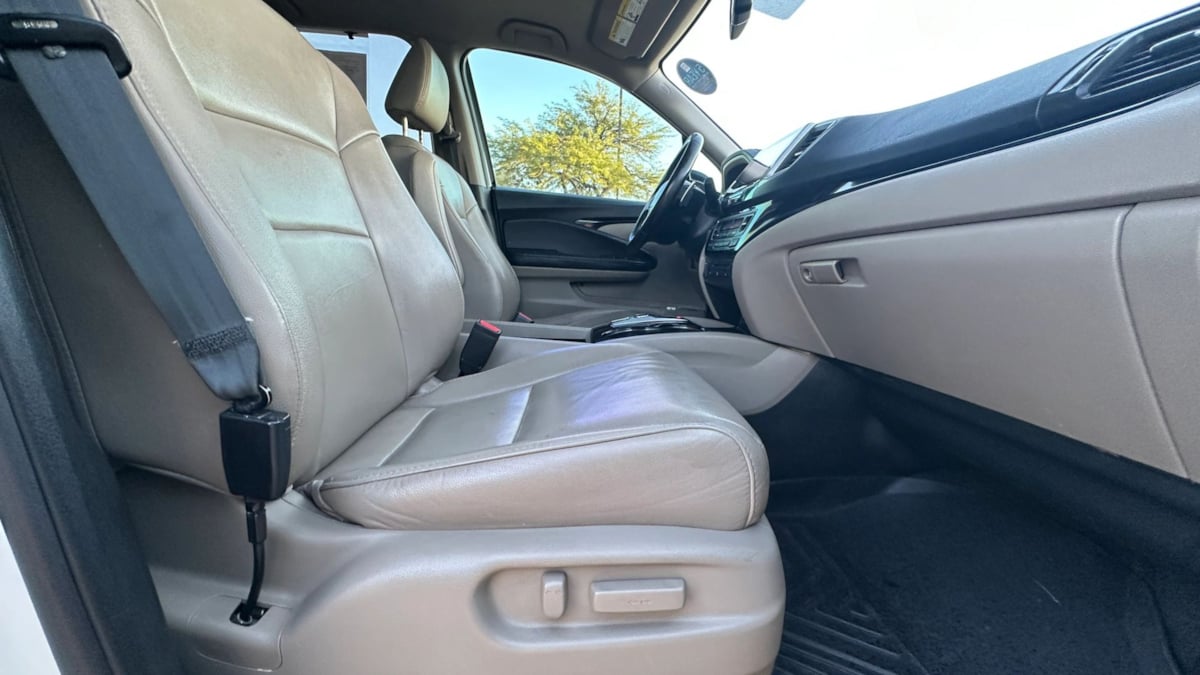 Photo 40 of this Honda Pilot