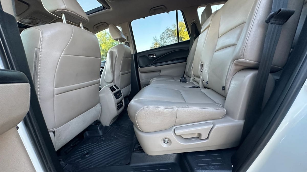 Photo 41 of this Honda Pilot