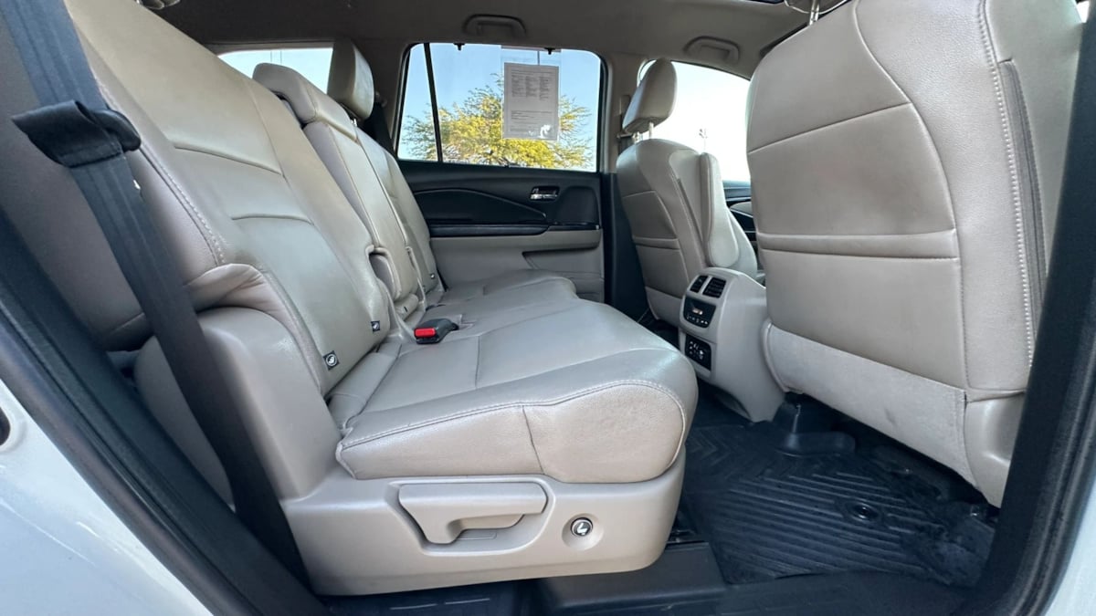 Photo 42 of this Honda Pilot