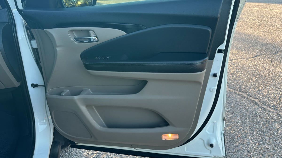 Photo 45 of this Honda Pilot