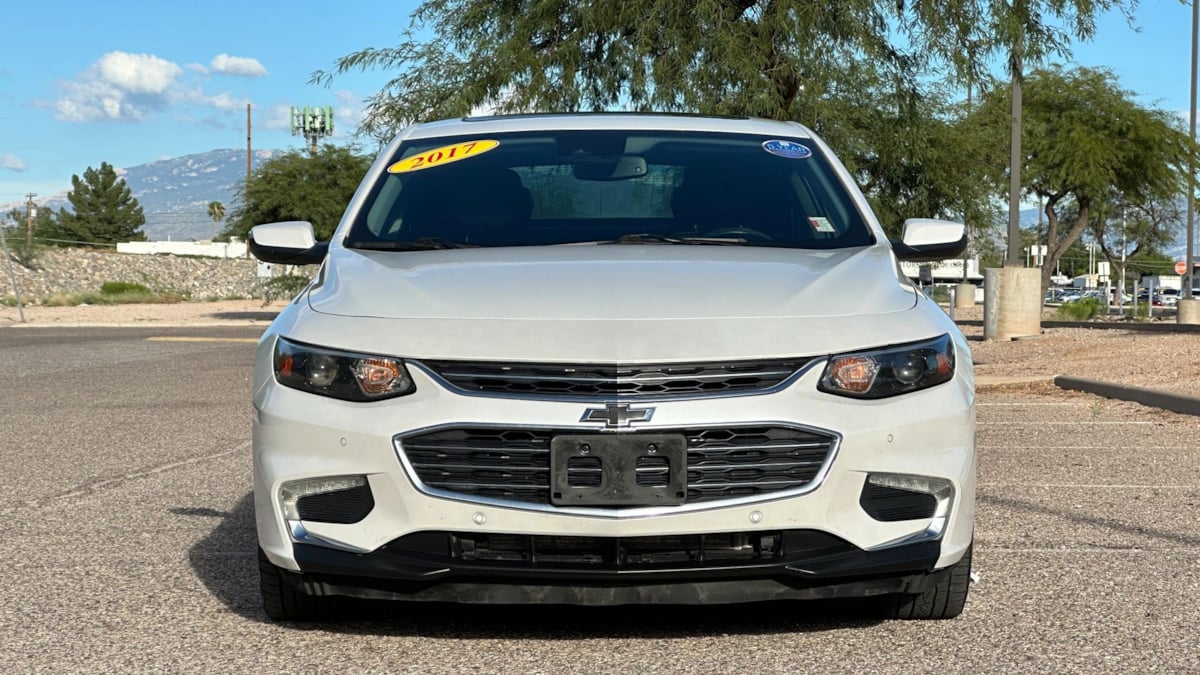 Photo 2 of this Chevrolet Malibu