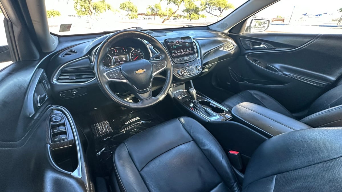 Photo 16 of this Chevrolet Malibu