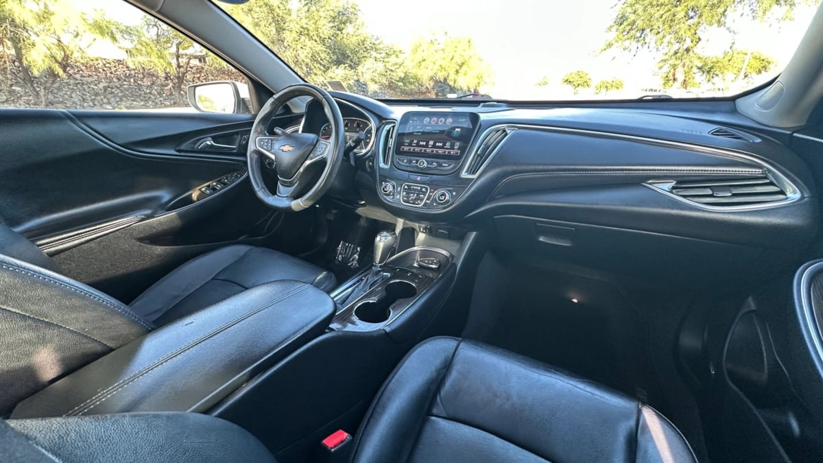 Photo 17 of this Chevrolet Malibu