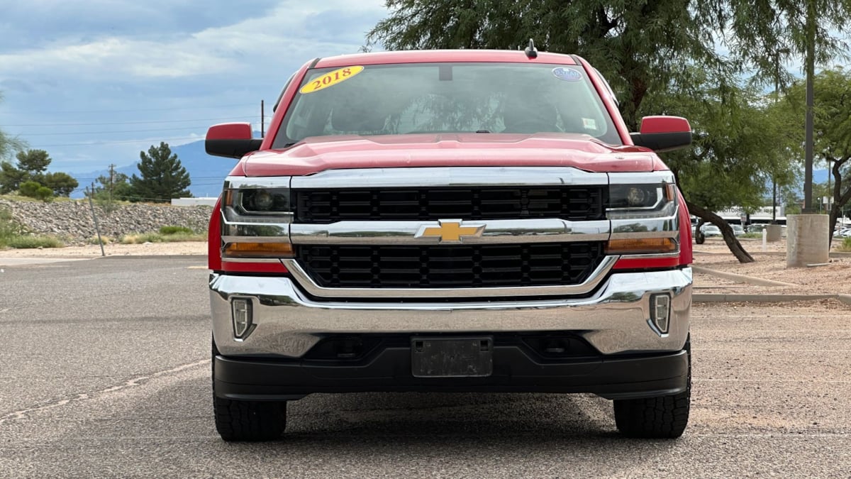 Photo 2 of this Chevrolet Silverado 1500
