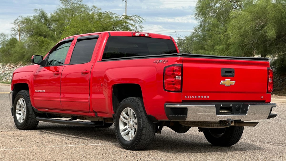 Photo 4 of this Chevrolet Silverado 1500