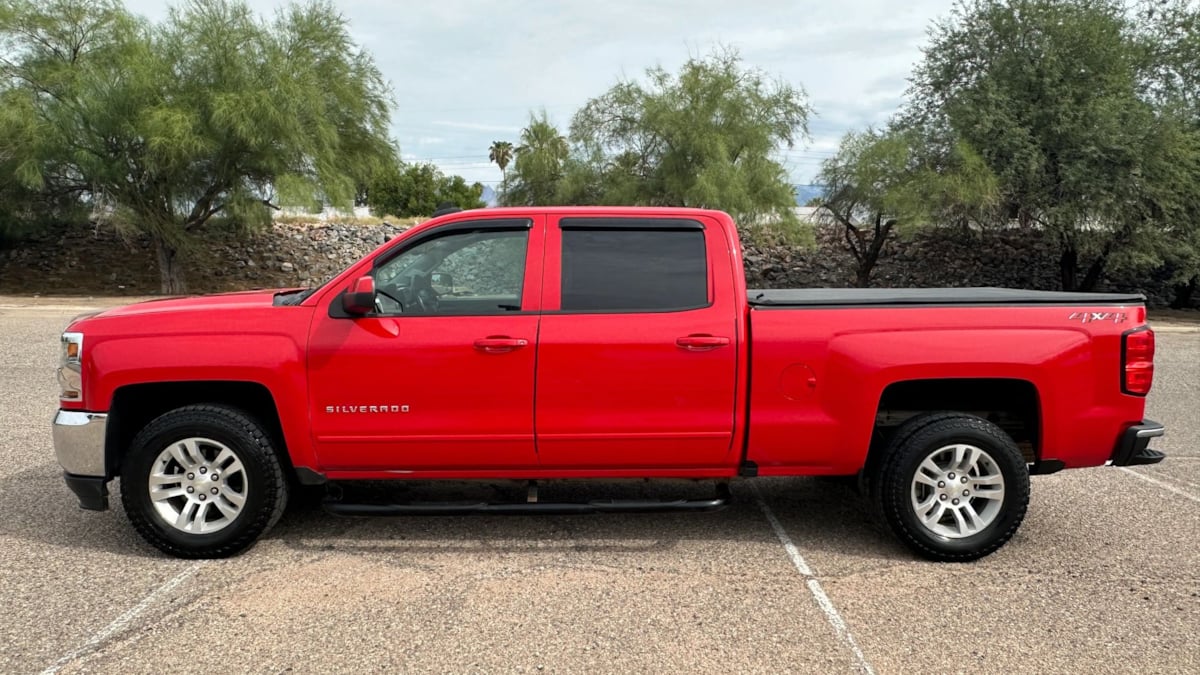 Photo 7 of this Chevrolet Silverado 1500