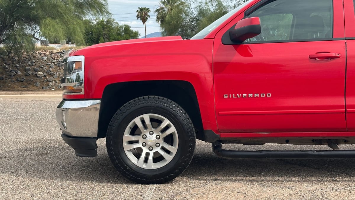 Photo 8 of this Chevrolet Silverado 1500