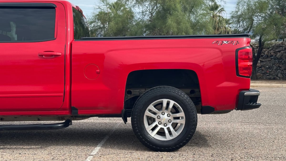 Photo 9 of this Chevrolet Silverado 1500